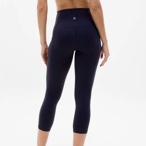 Athleta Salutation Stash Capri Leggings Navy Women’s Medium Pilates Yoga